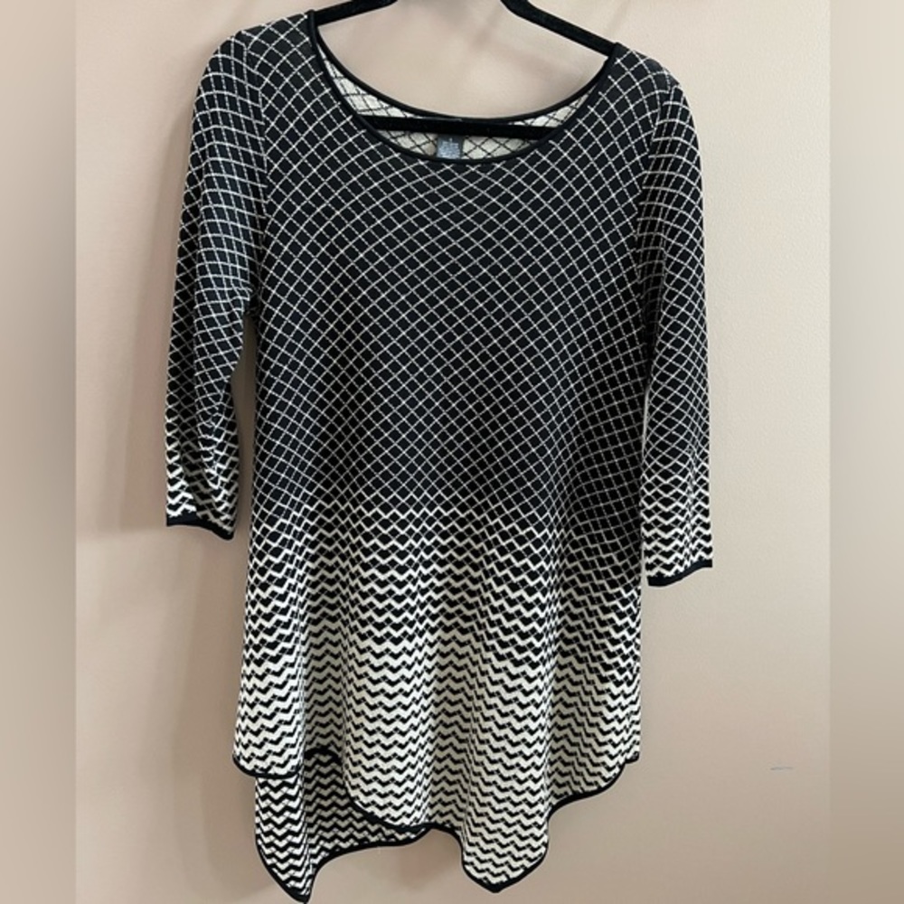 Chelsea & Theodore Black Metallic Sweater Size Small WORN TWICE